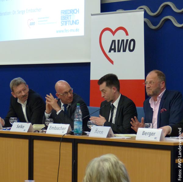 Podiumsdiskussion zum Armutsbericht