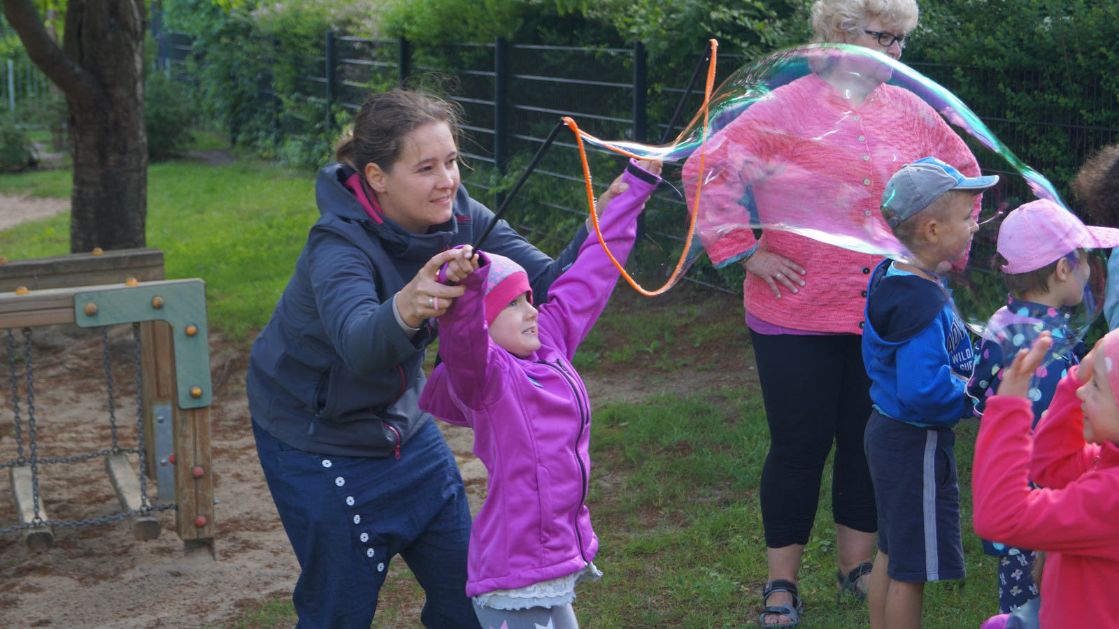 Es geht uns nicht nur um eine quantitative, sondern auch um die qualitative Umsetzung der Kindertagesbetreuung.