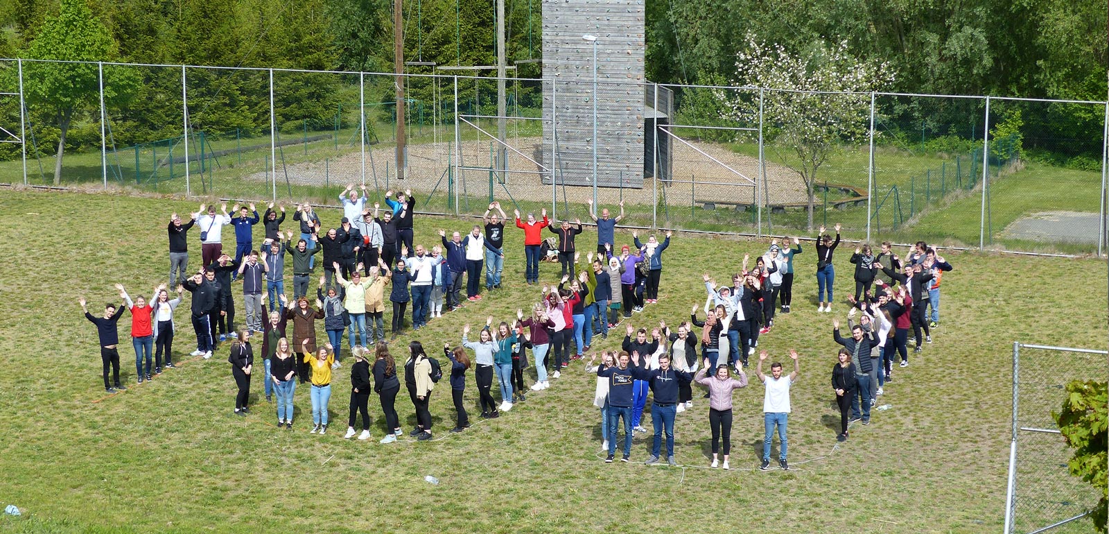 100 Jahre AWO mit 150 Freiwilligen, als lebende 100