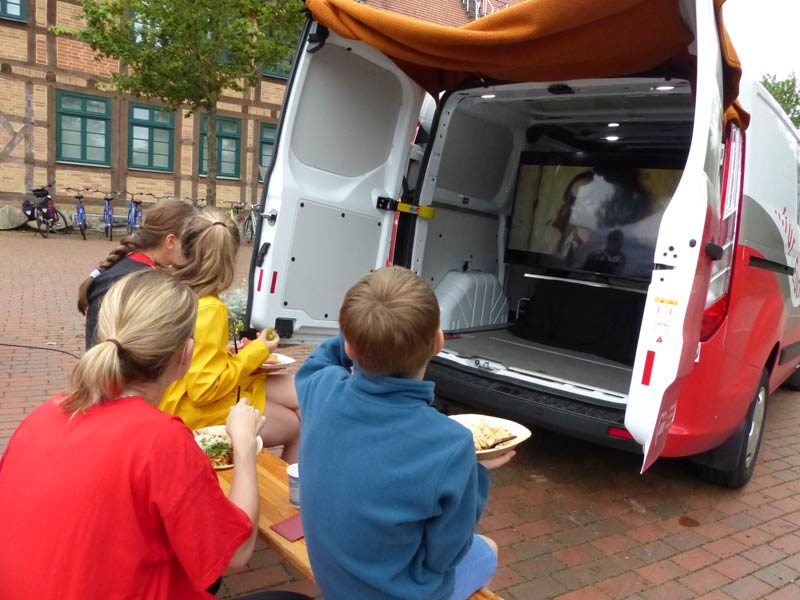 Kleine Stärkung beim Spielen